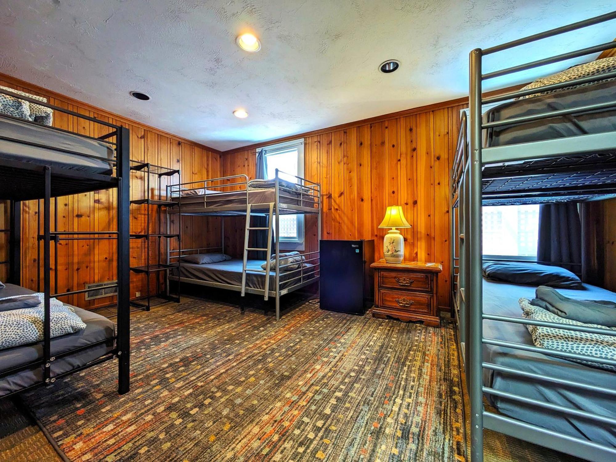 Bunk & Brew Historic Lucas House - Hostel Бенд Екстер'єр фото