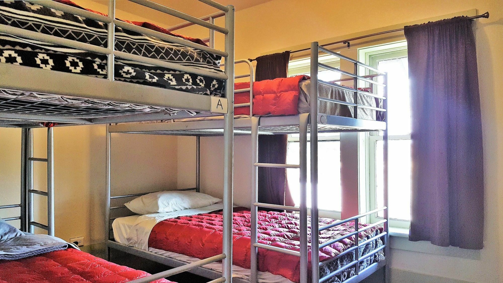 Bunk & Brew Historic Lucas House - Hostel Бенд Екстер'єр фото